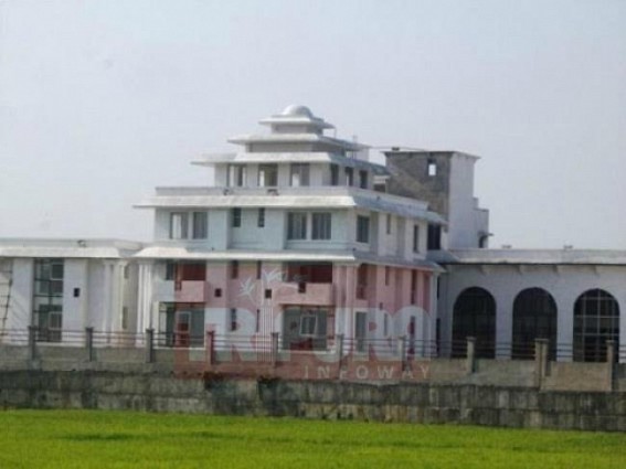 Udaipur Administration sealed Rose valley and warris chit fund office, depositors in jeopardy Udaipur Administration sealed Rose valley and warris chit fund office, depositors in jeopardy